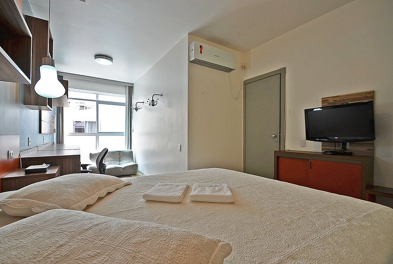 Silencioso apartamento de temporada de 2 Quartos em Copacaba