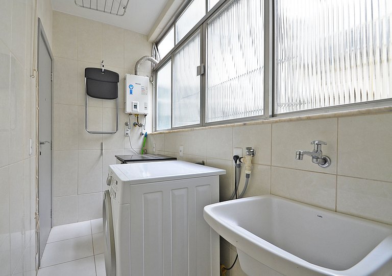 Silencioso apartamento de temporada de 2 Quartos em Copacaba